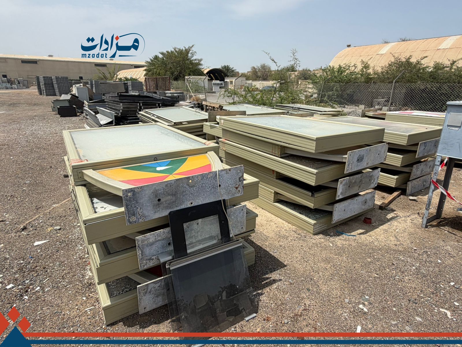 12-Banner Display Board and Aluminum Door